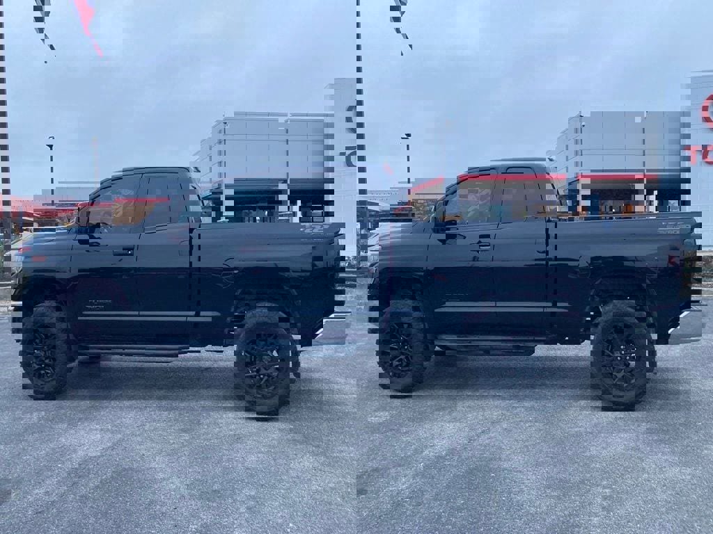 Used 2018 Toyota Tundra SR5 RWD image 8