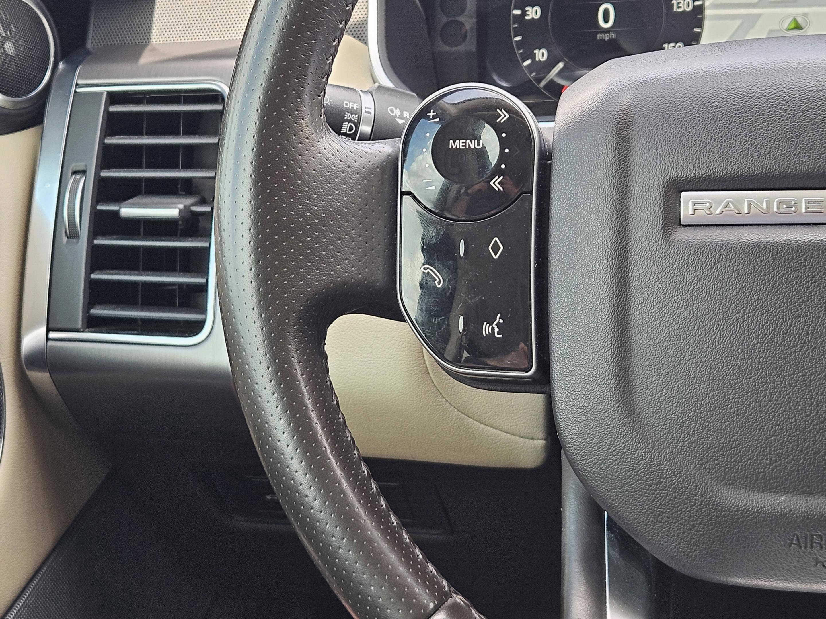 Used 2019 Land Rover Range Rover Sport SE AWD/4WD image 25