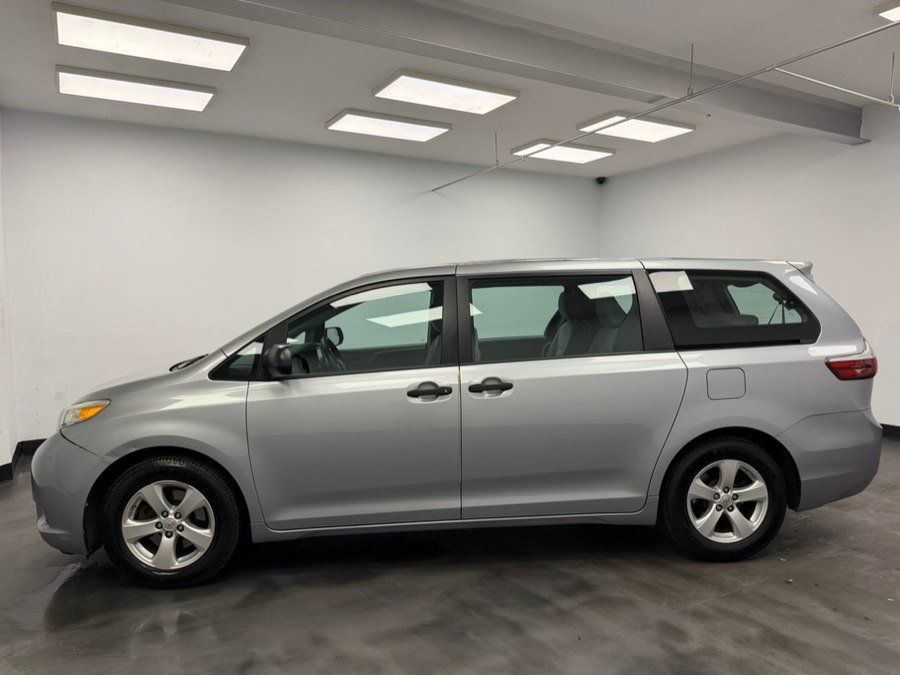 Used 2015 Toyota Sienna L FWD image 3