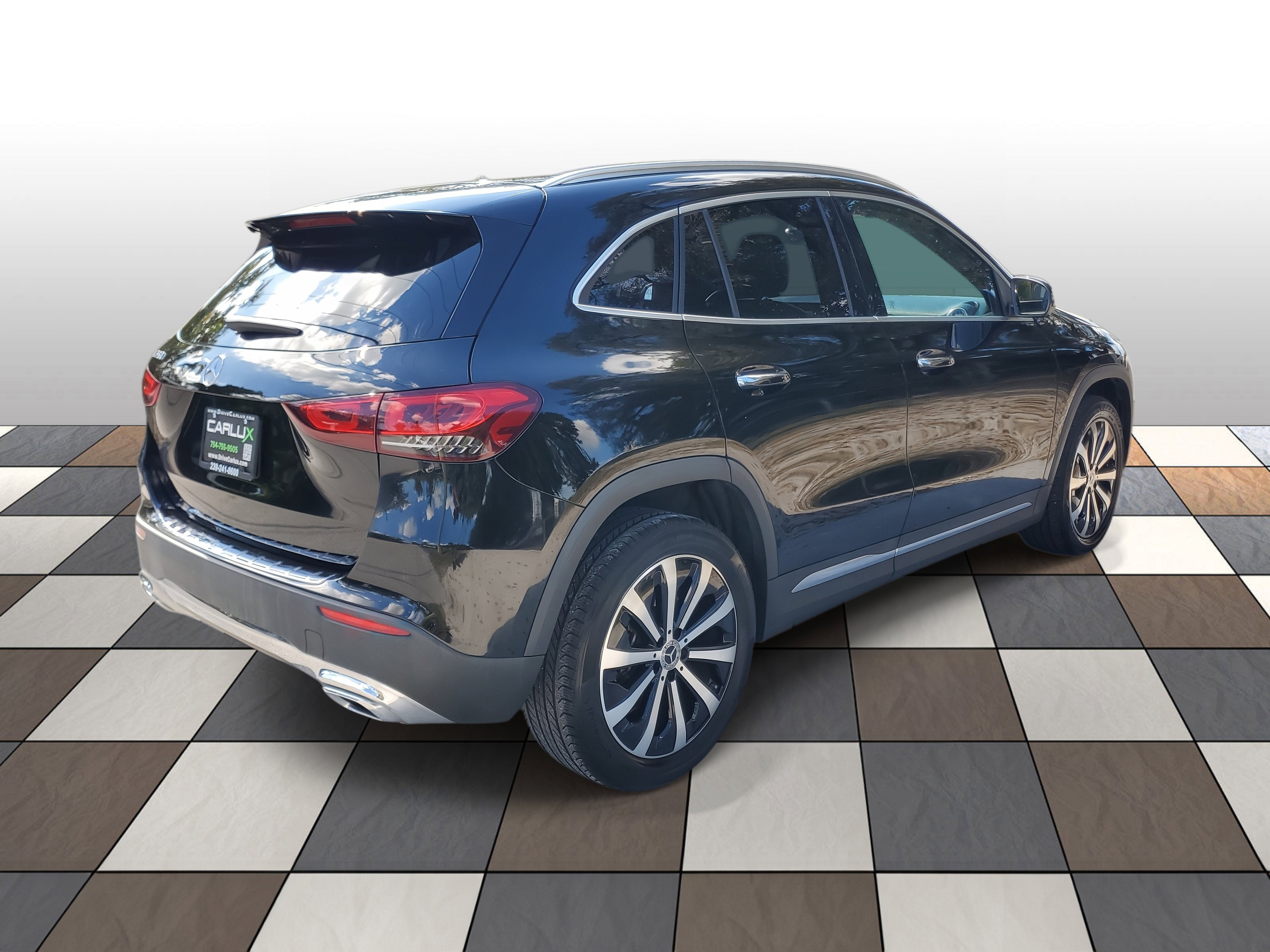 Used 2023 Mercedes-Benz GLA 250 w/ Premium Package image 4