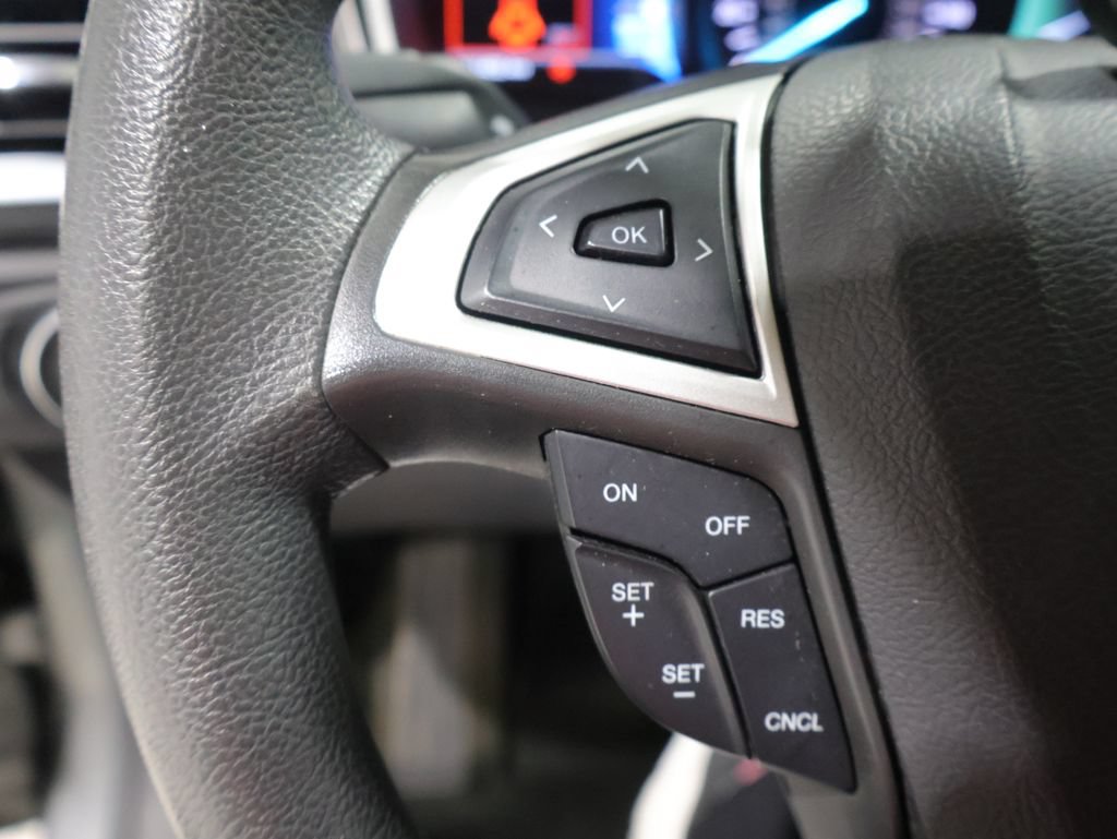 Used 2016 Ford Fusion SE FWD image 32