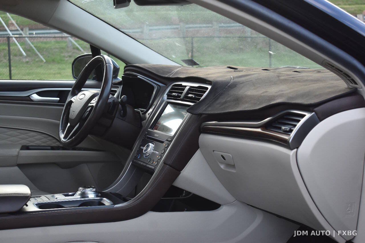 Used 2017 Ford Fusion Platinum FWD image 16