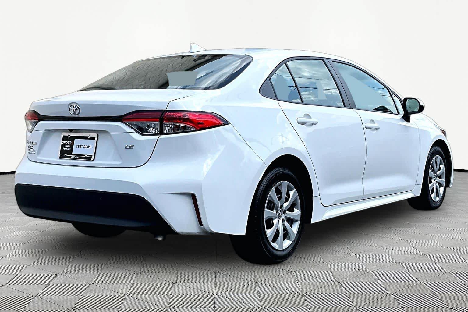 Used 2025 Toyota Corolla LE FWD image 13