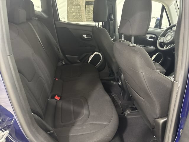 Used 2018 Jeep Renegade Latitude FWD image 26