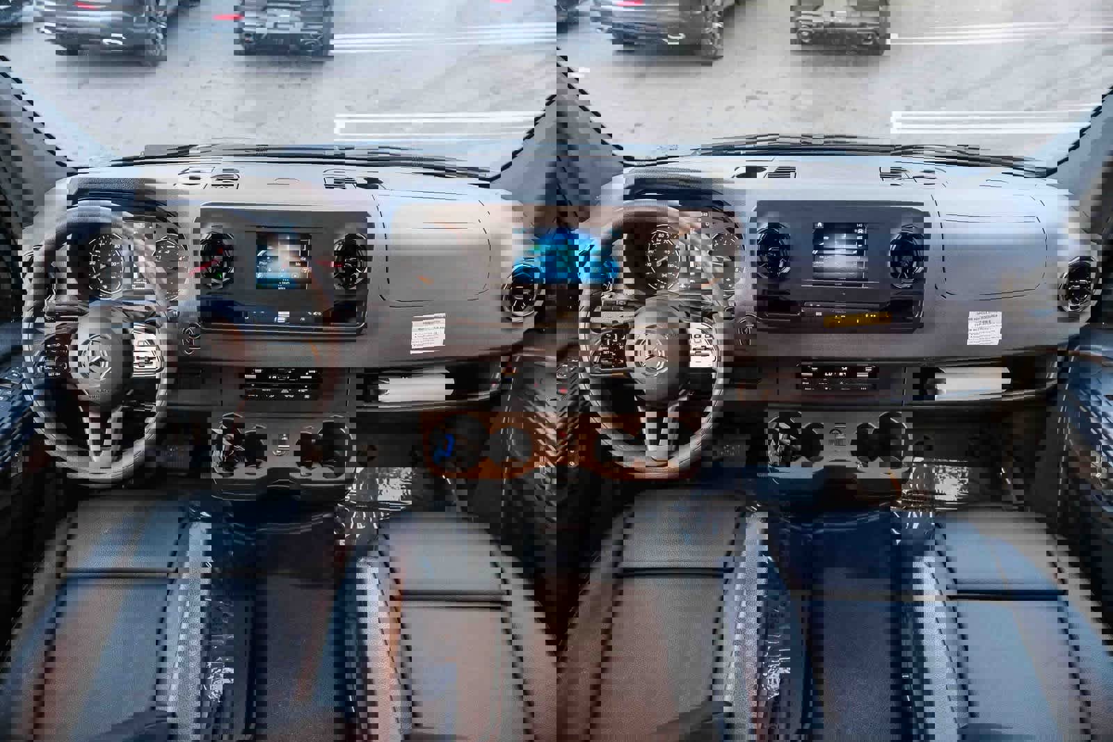 Used 2023 Mercedes-Benz Sprinter 2500 image 12