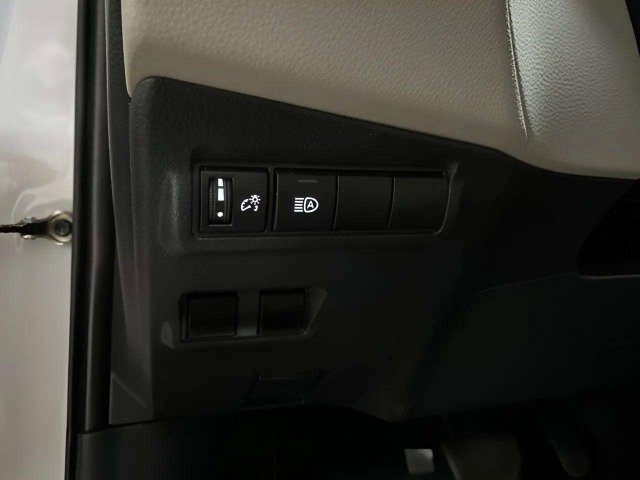 Used 2024 Toyota Corolla Cross L FWD image 29
