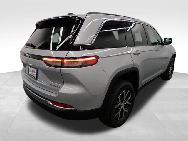 Used 2025 Jeep Grand Cherokee Limited image 17