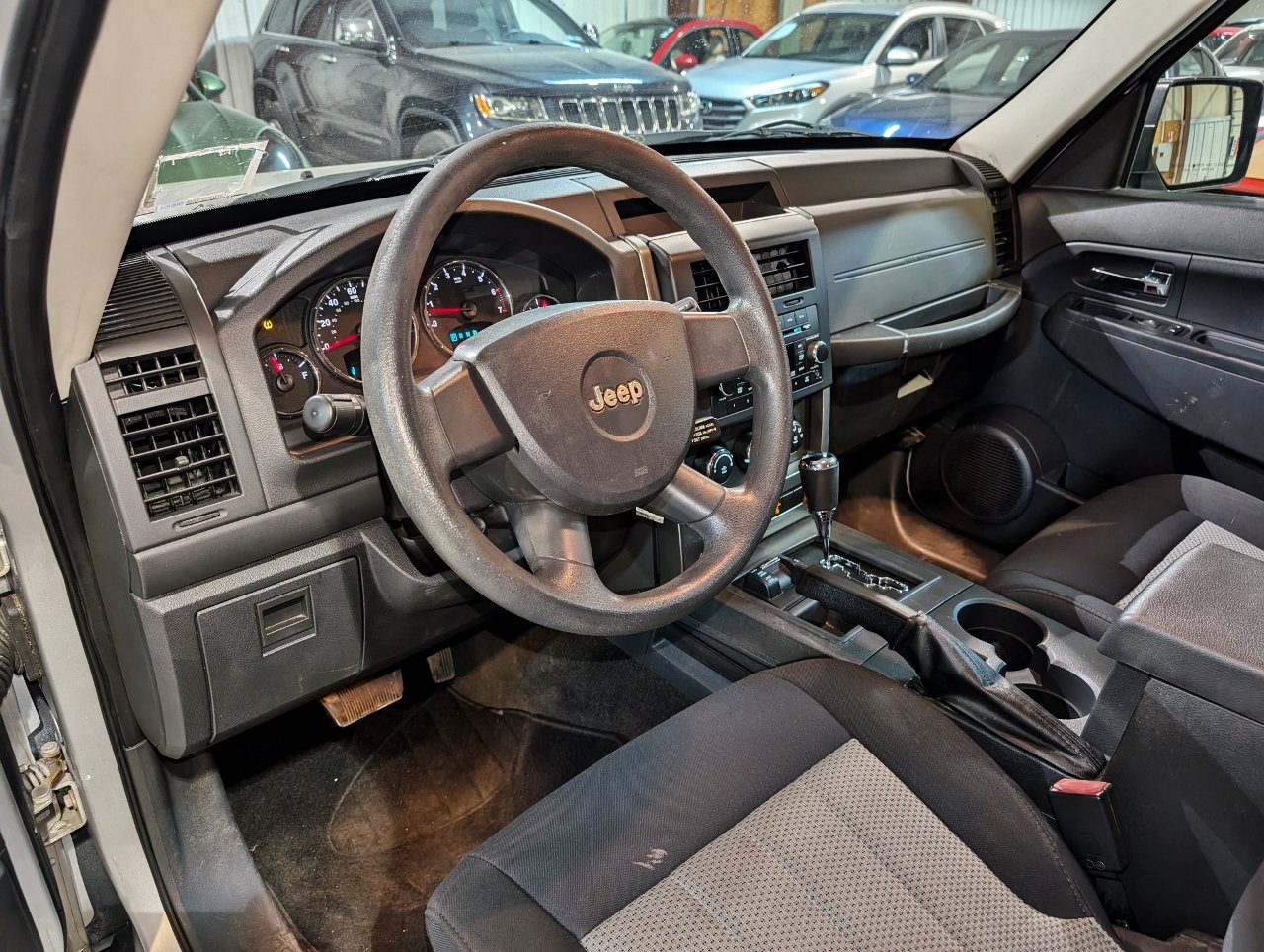 Used 2010 Jeep Liberty Sport w/ Popular Equipment Group AWD/4WD image 14