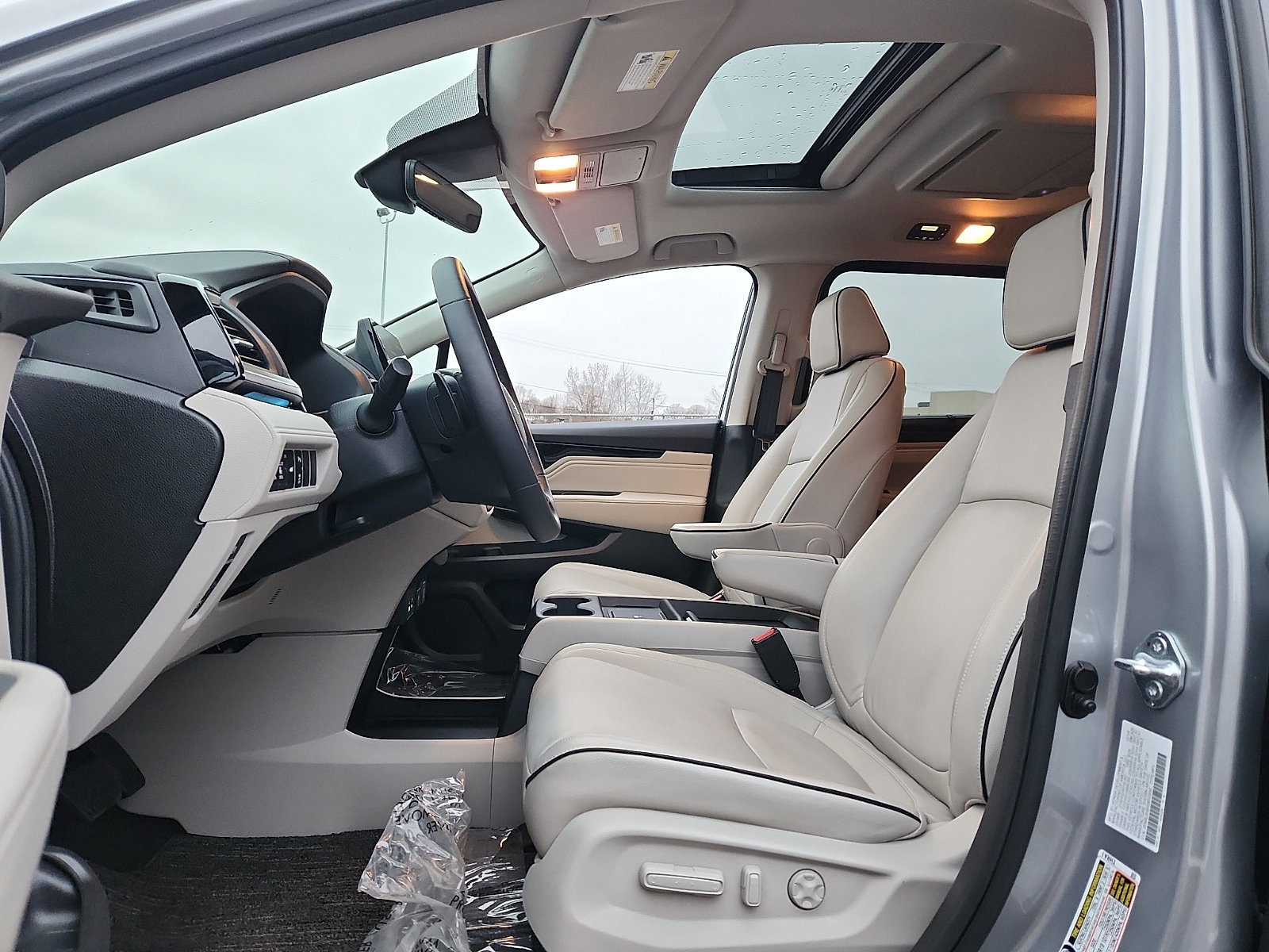 Used 2025 Honda Odyssey Touring image 13