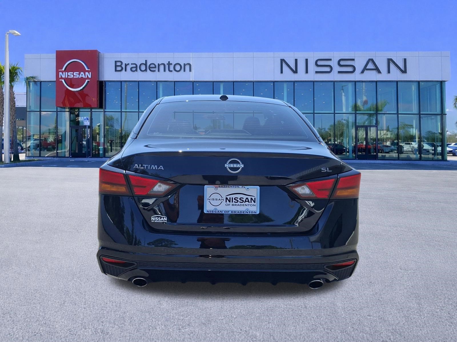 Used 2024 Nissan Altima 2.5 SL FWD image 6