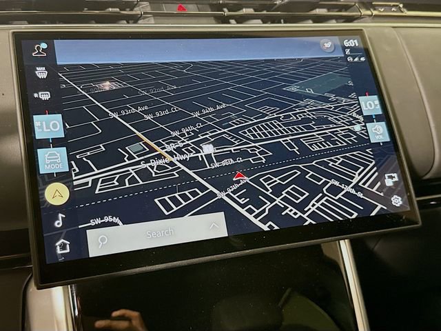 Certified 2025 Land Rover Range Rover SE image 16