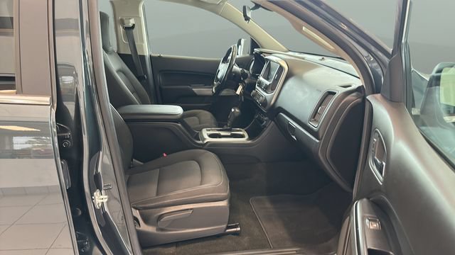 Used 2017 Chevrolet Colorado LT w/ LT Convenience Package AWD/4WD image 18