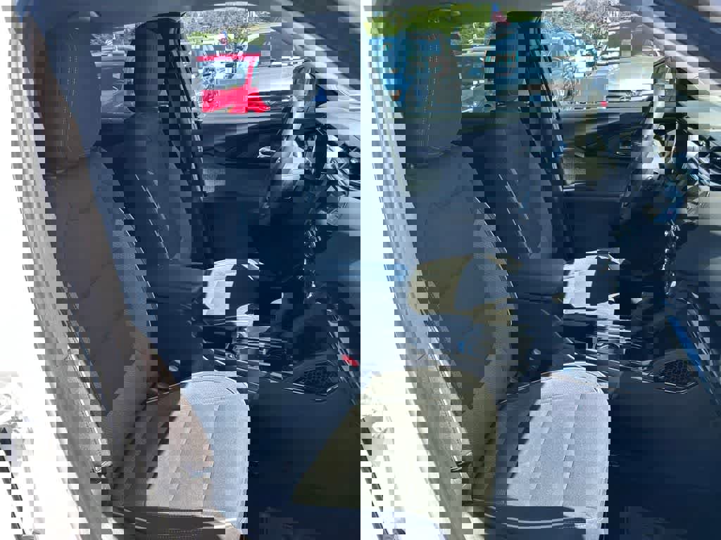 Used 2021 Chevrolet TrailBlazer LT w/ Convenience Package image 14