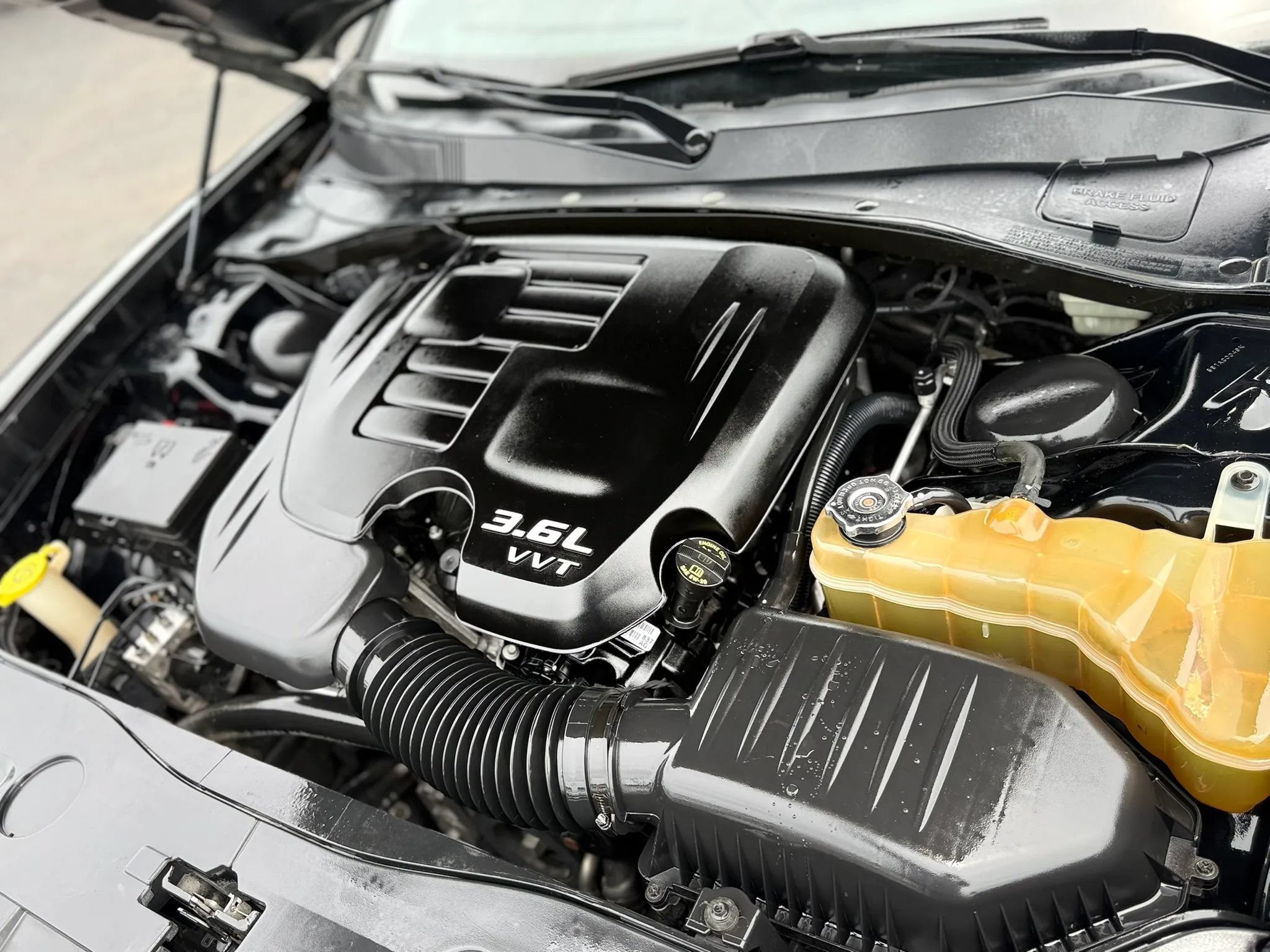 Used 2013 Dodge Charger SE RWD image 9