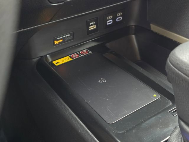 Used 2025 Toyota Camry LE image 27