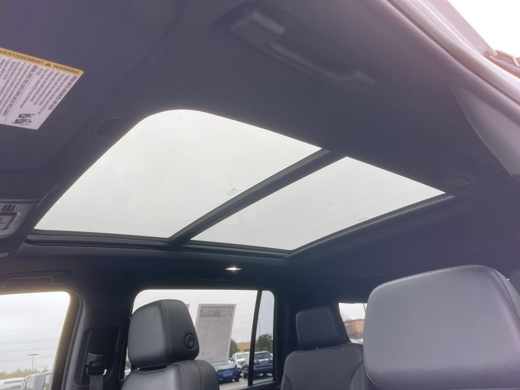 Used 2021 Chevrolet Suburban Z71 image 12