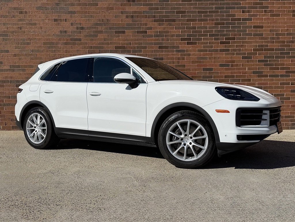 Certified 2025 Porsche Cayenne image 9