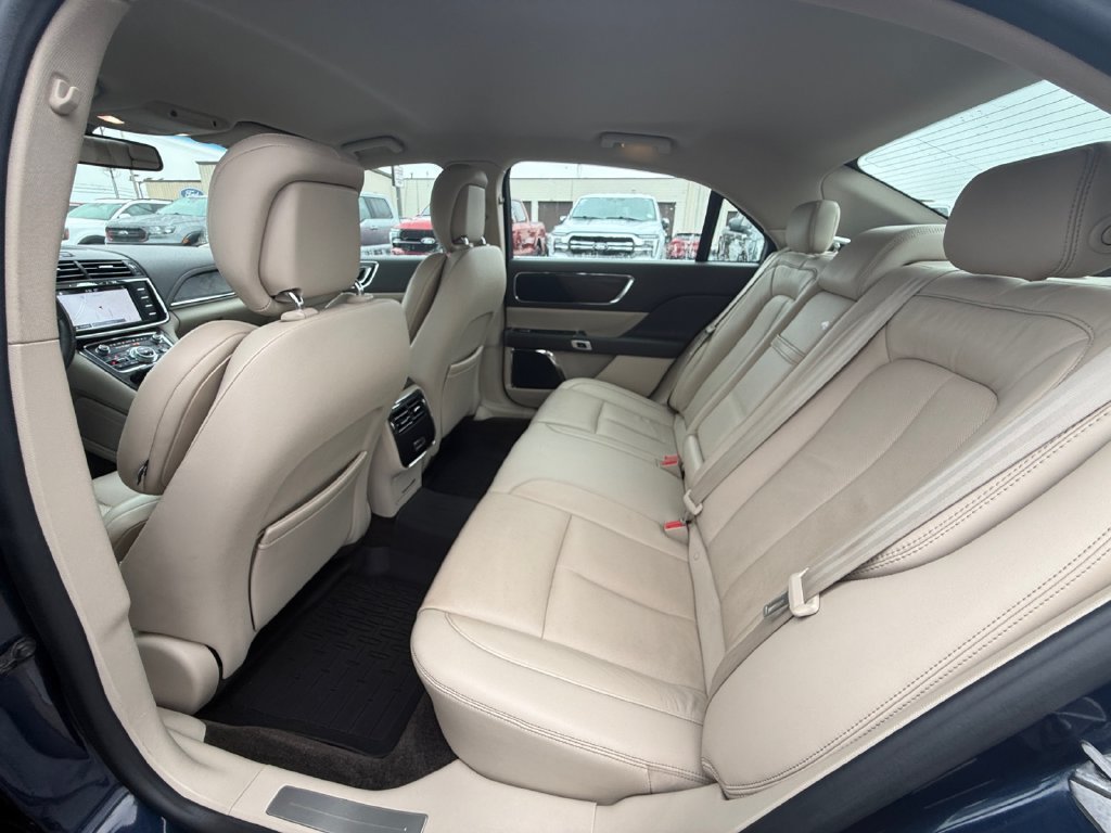 Used 2017 Lincoln Continental Select w/ Climate Package FWD image 21