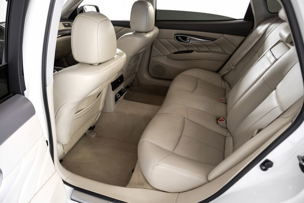 Used 2017 INFINITI Q70 L 3.7 image 40