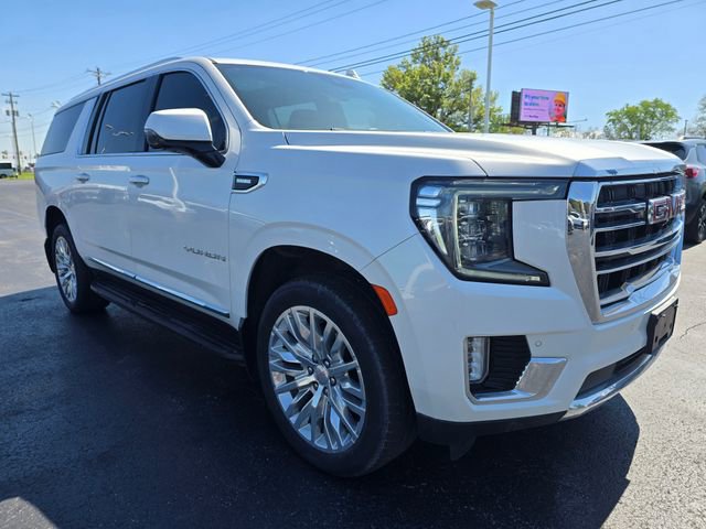Used 2023 GMC Yukon XL SLT w/ SLT Premium Package AWD/4WD image 3