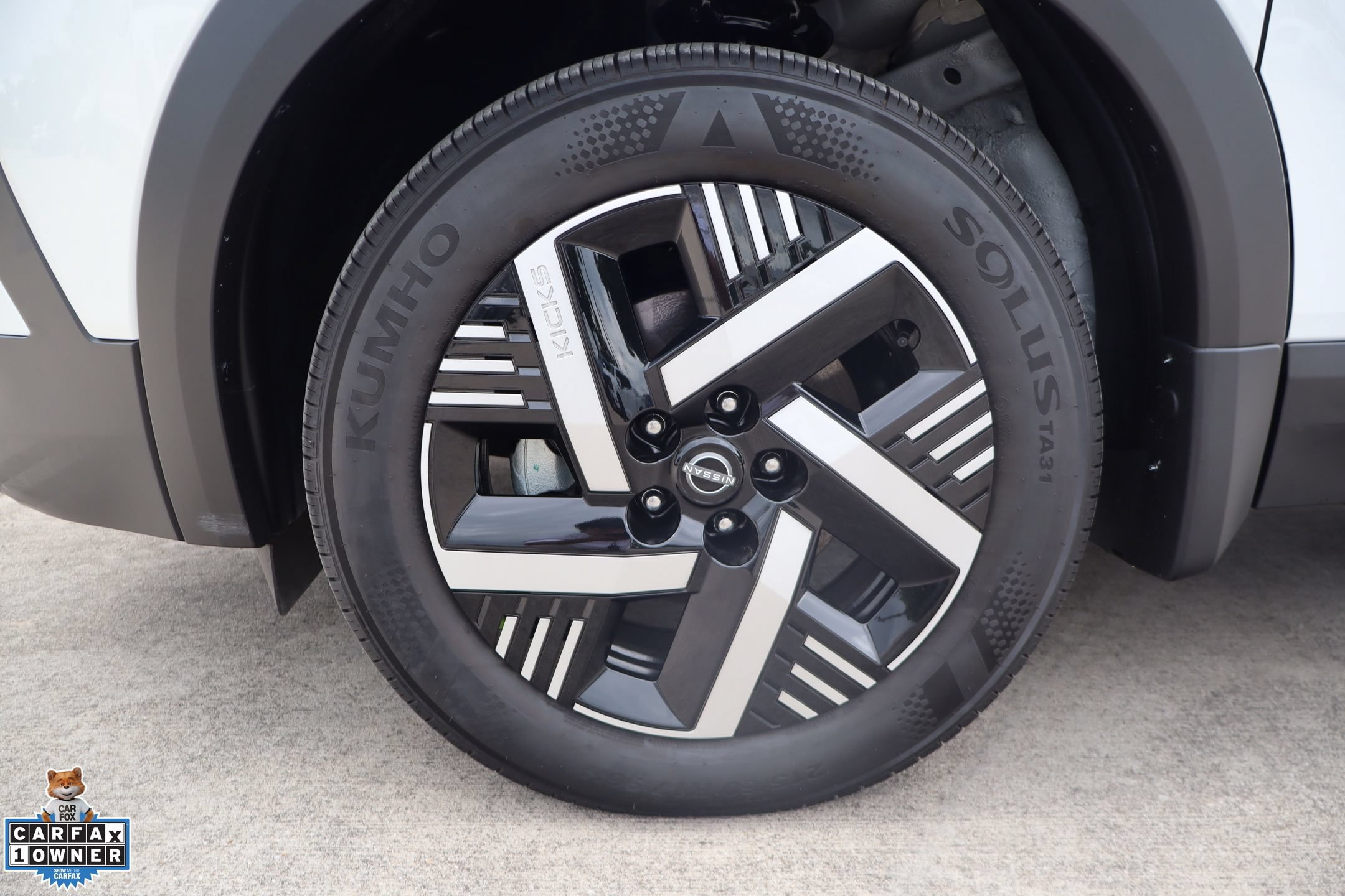Used 2025 Nissan Kicks SV FWD image 10