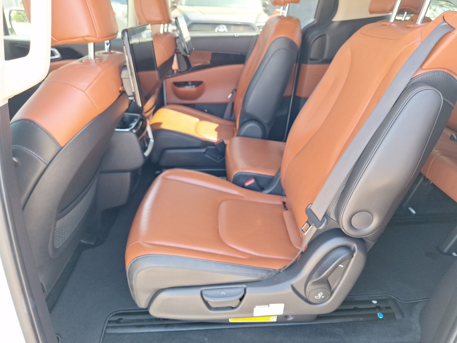 Used 2022 Kia Carnival SX FWD image 26