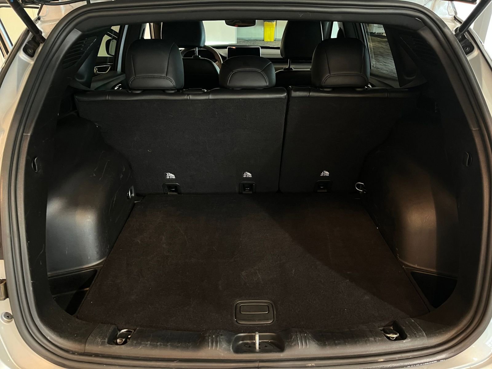 Used 2025 Jeep Compass Trailhawk w/ Trailer Tow Group AWD/4WD image 31