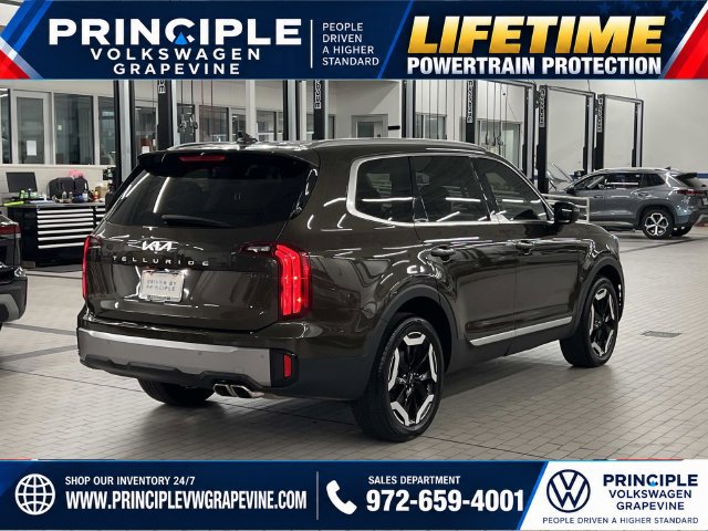 Used 2025 Kia Telluride S FWD image 8