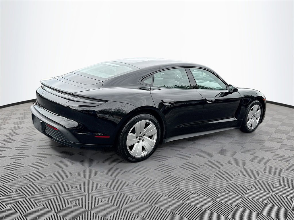Used 2021 Porsche Taycan image 6