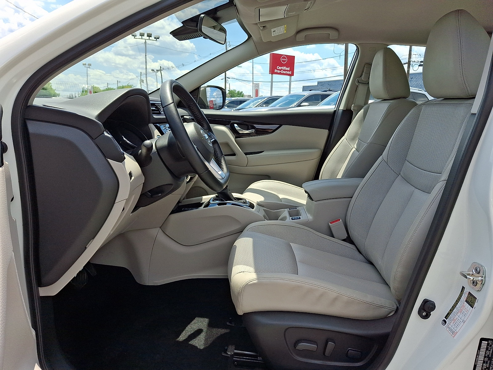 Certified 2022 Nissan Rogue Sport SL AWD/4WD image 13