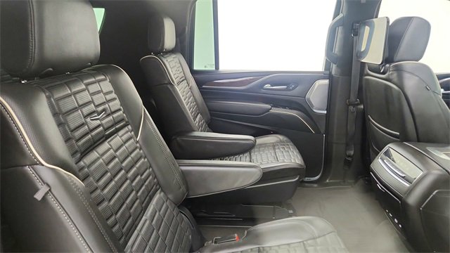 Used 2023 Cadillac Escalade ESV Sport Platinum w/ LPO, ONYX Package image 26