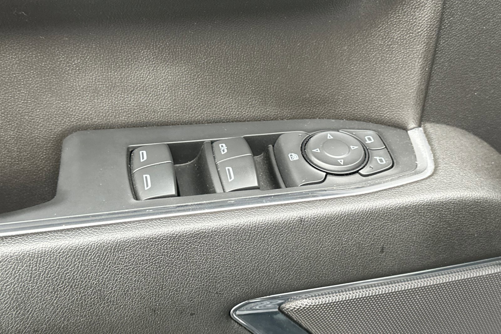 Used 2024 GMC Sierra 1500 Elevation w/ LPO, Elevation Black Package image 11