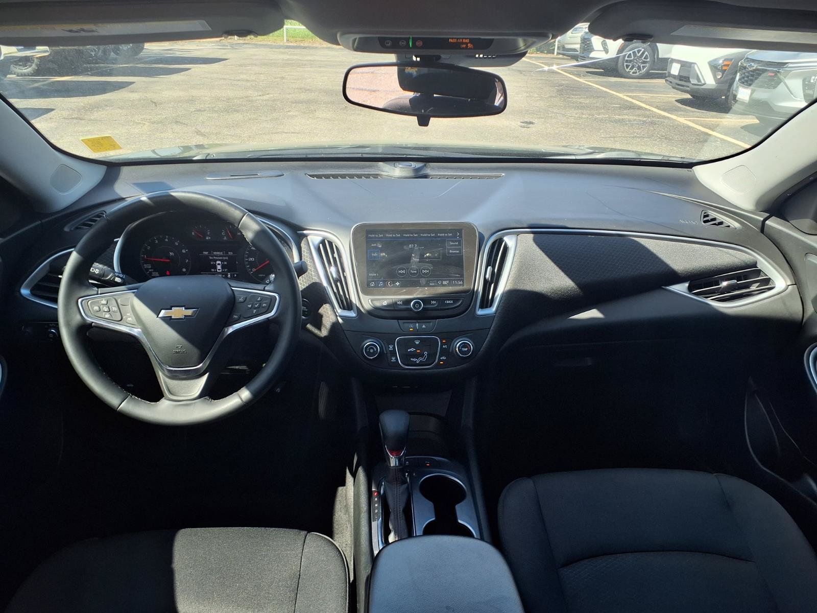 Used 2025 Chevrolet Malibu RS FWD image 3