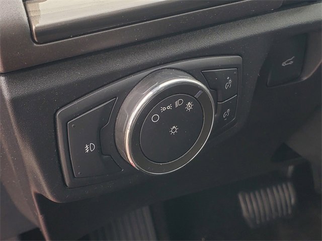 Used 2017 Ford Fusion SE w/ Fusion SE Technology Package image 17