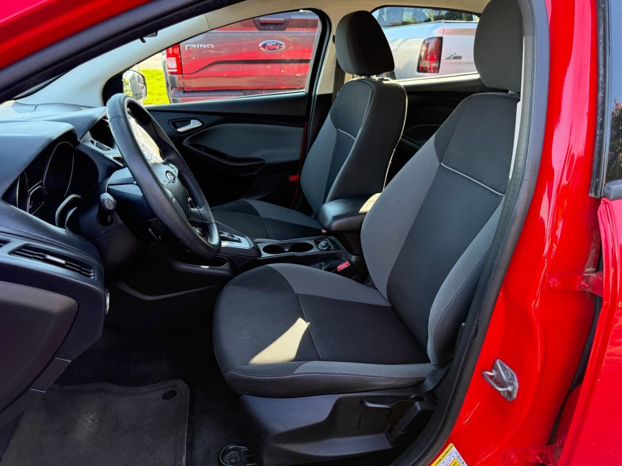 Used 2014 Ford Focus SE FWD image 7