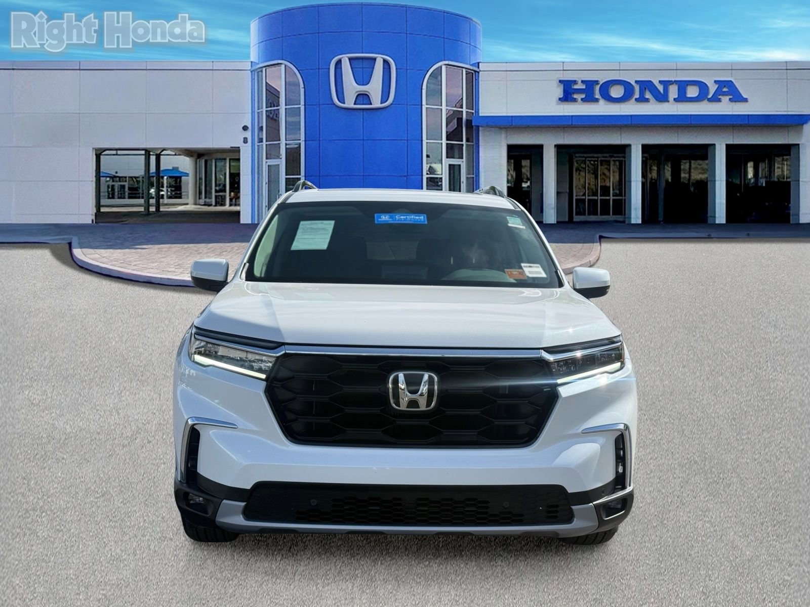 Certified 2025 Honda Pilot Touring image 5
