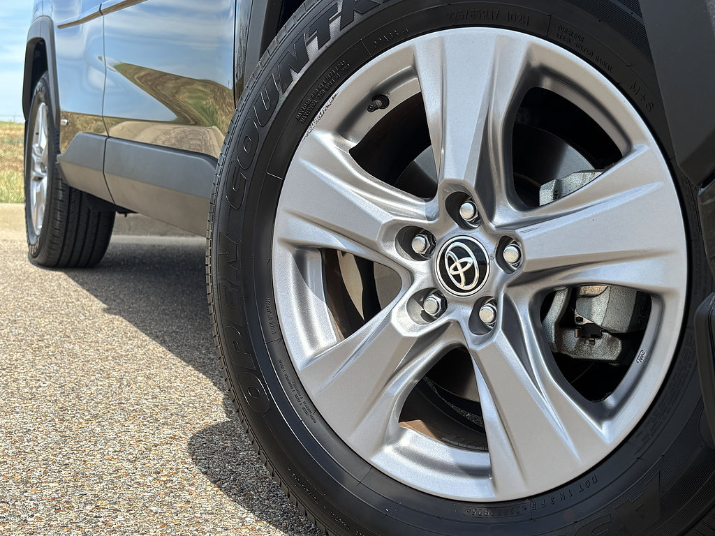 Certified 2025 Toyota RAV4 LE AWD/4WD image 2