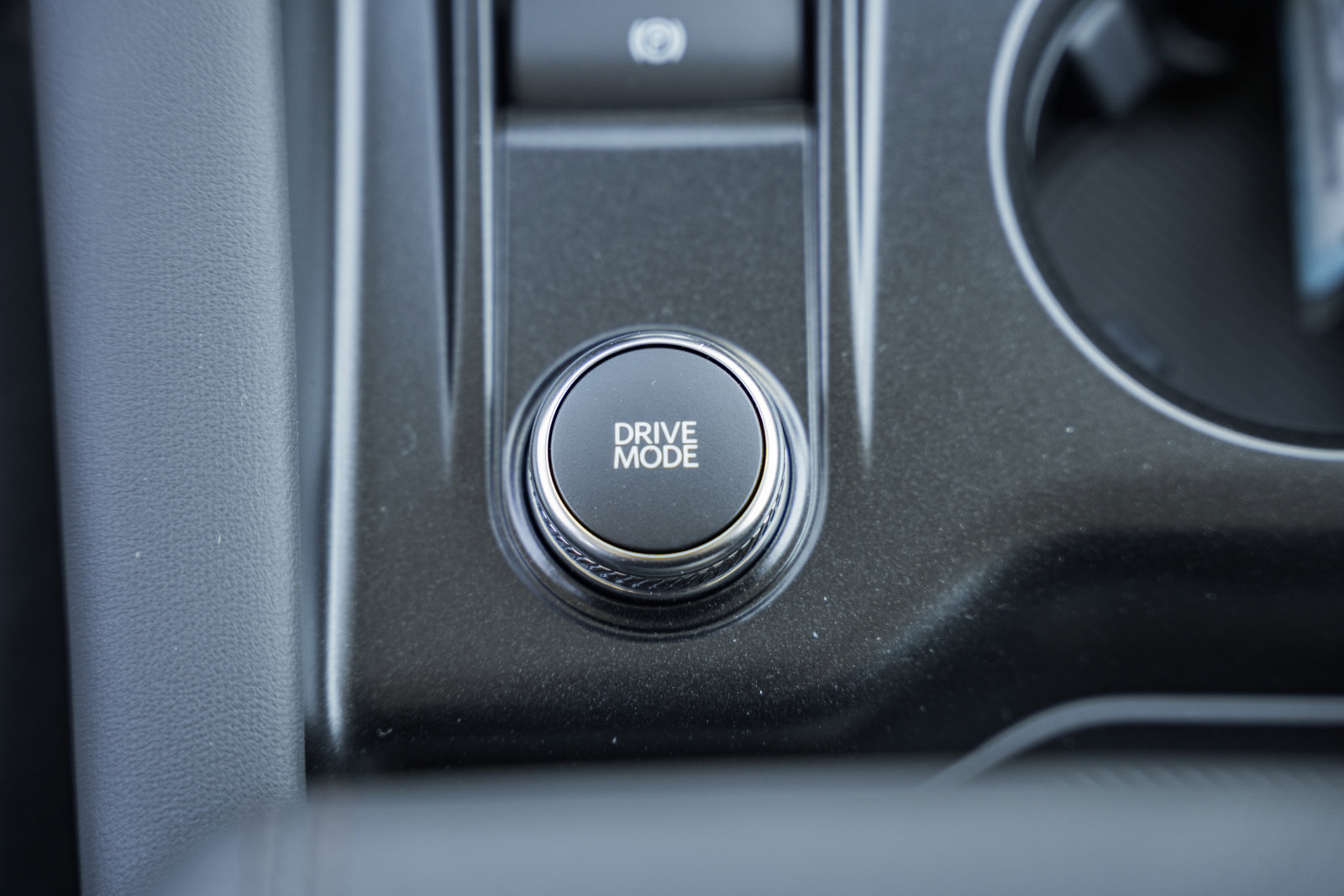 New 2026 Ford Explorer Active RWD image 25