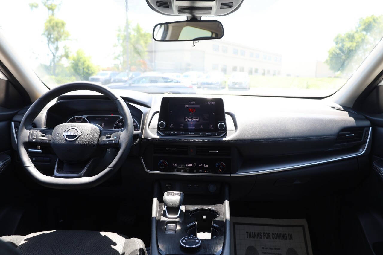 Used 2025 Nissan Rogue SV AWD/4WD image 14