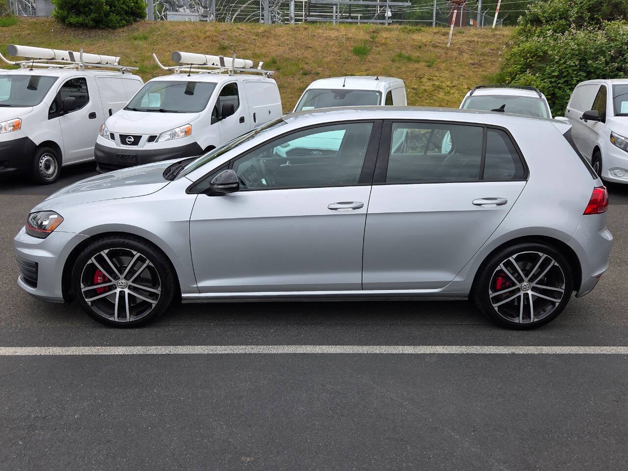 Used 2017 Volkswagen GTI Sport FWD image 4