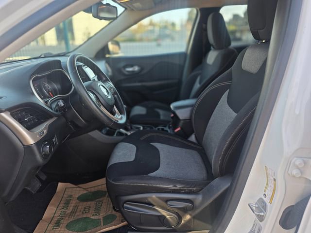 Used 2016 Jeep Cherokee Sport image 22