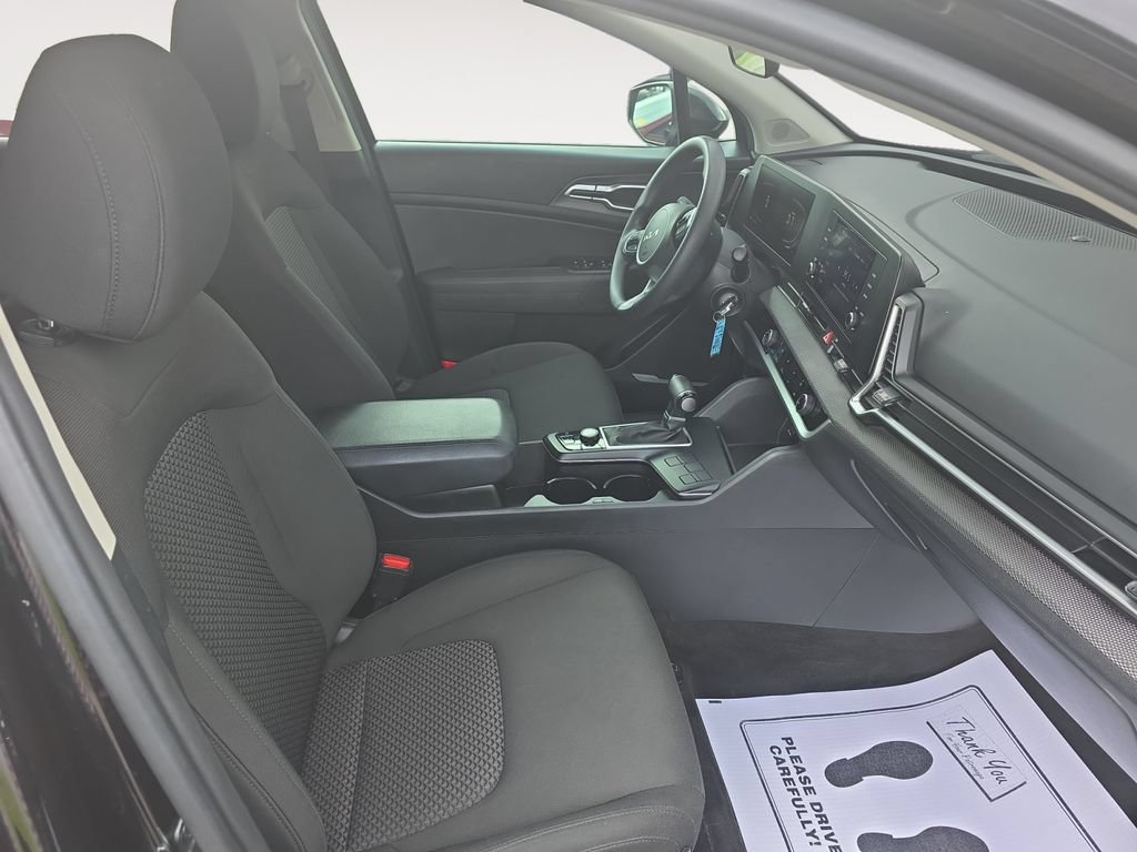 Used 2025 Kia Sportage LX FWD image 15