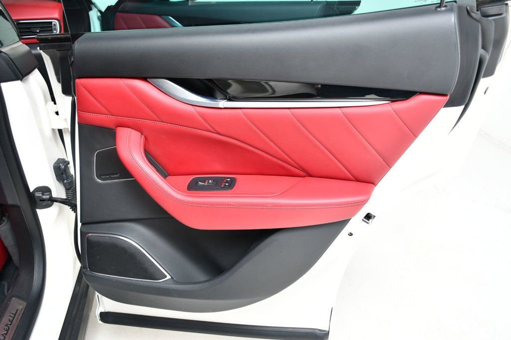 Used 2020 Maserati Levante GranSport image 26