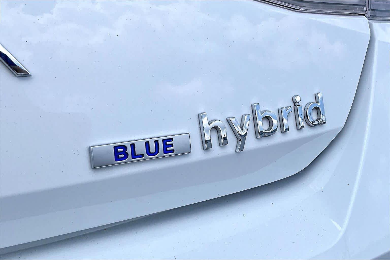 Used 2022 Hyundai Elantra Blue FWD image 10