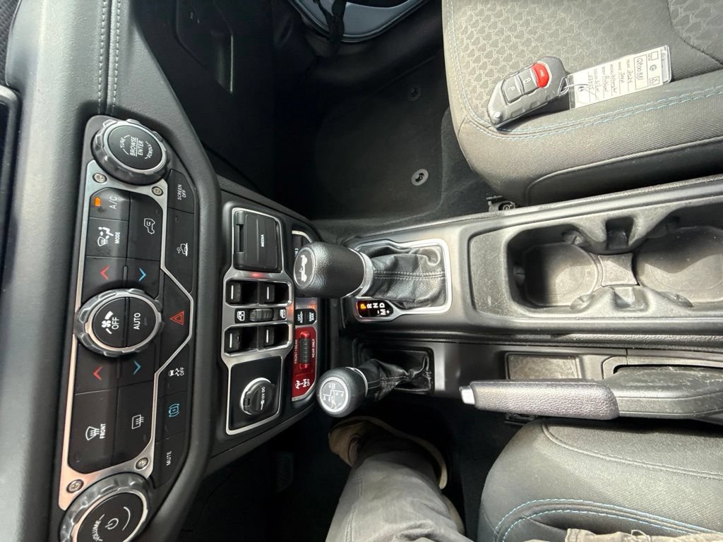Used 2024 Jeep Wrangler Unlimited Rubicon 4xe AWD/4WD image 19