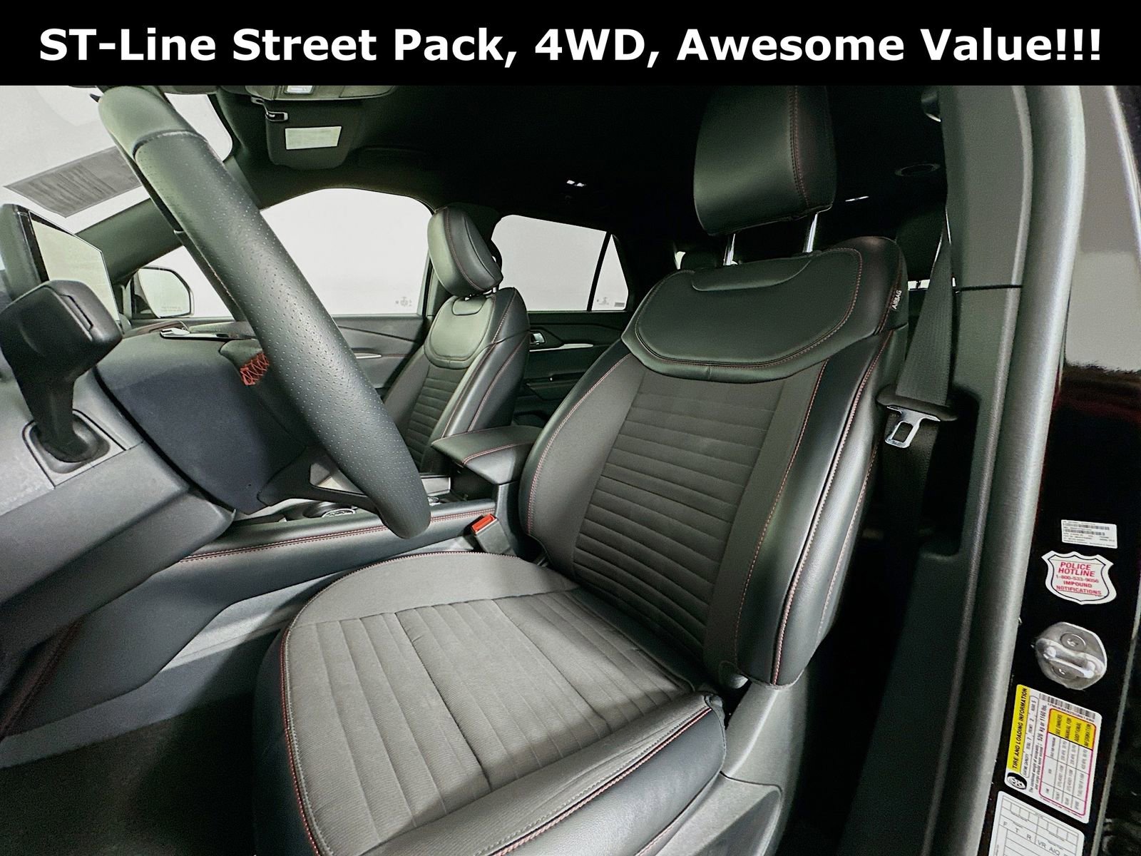 Used 2025 Ford Explorer ST-Line w/ ST-Line Street Pack image 22