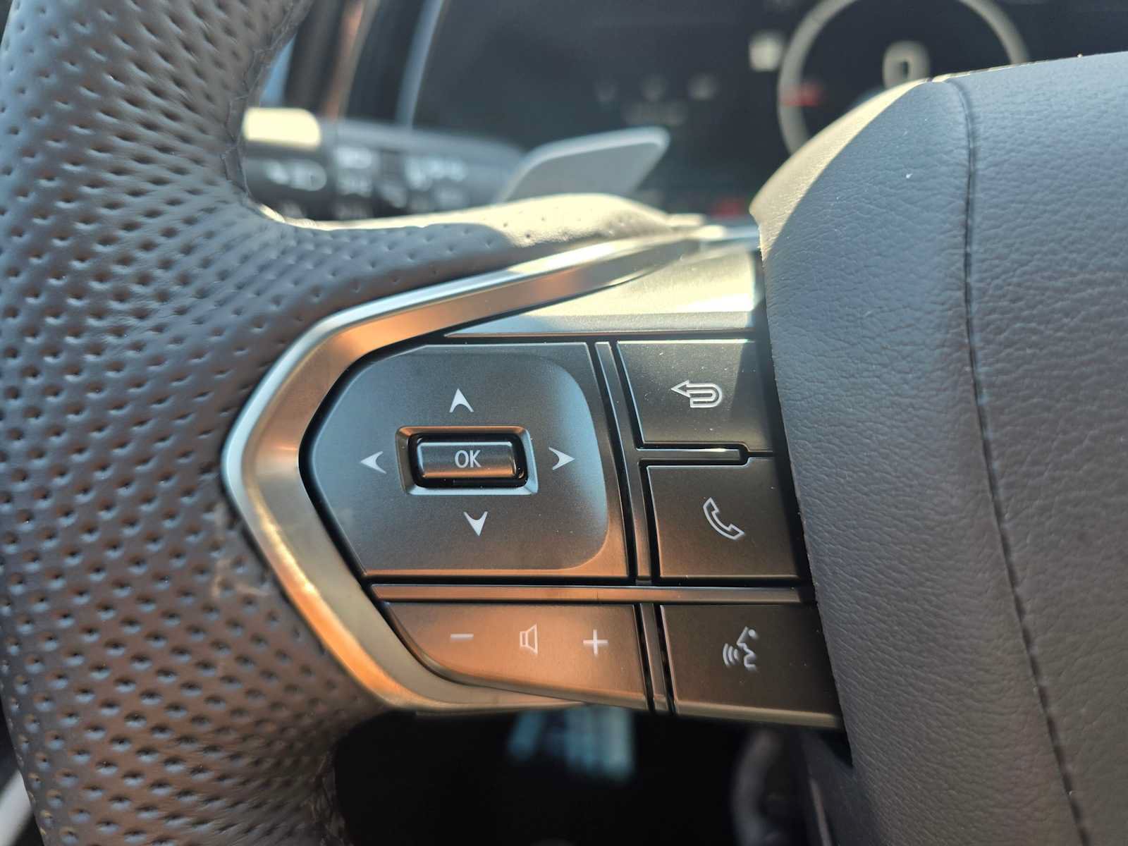 New 2026 Lexus TX 500h AWD image 34