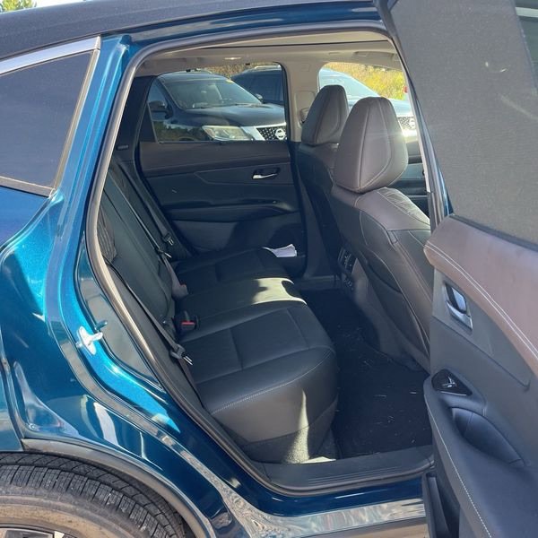 Used 2025 Nissan Murano Platinum w/ Cargo Package image 16