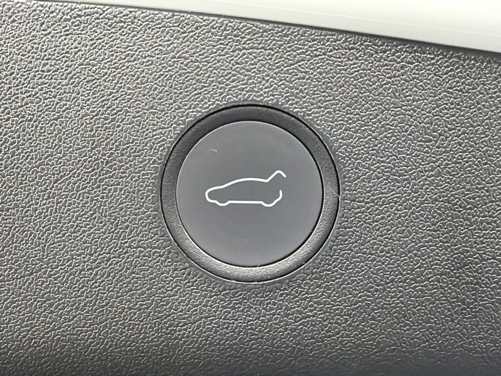 Used 2022 Tesla Model 3 Long Range AWD/4WD image 16