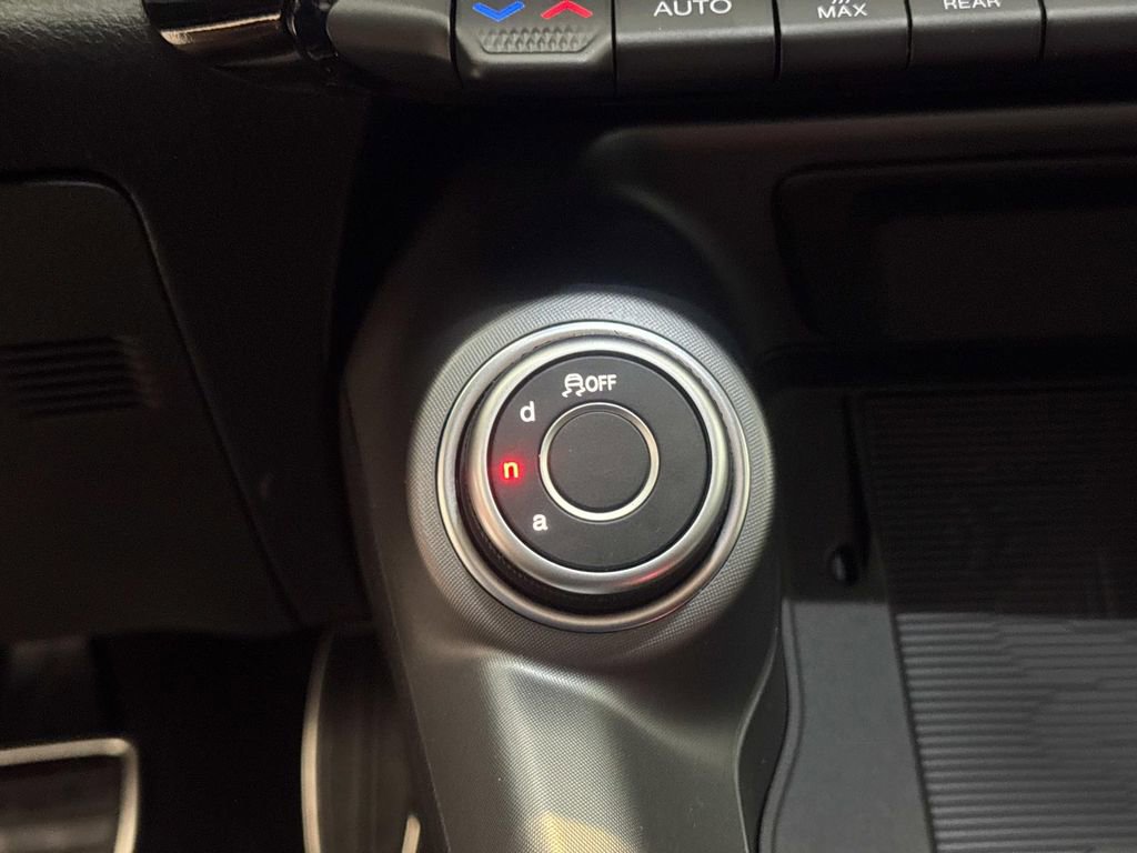 New 2026 Alfa Romeo Tonale w/ Black Premium Package image 15